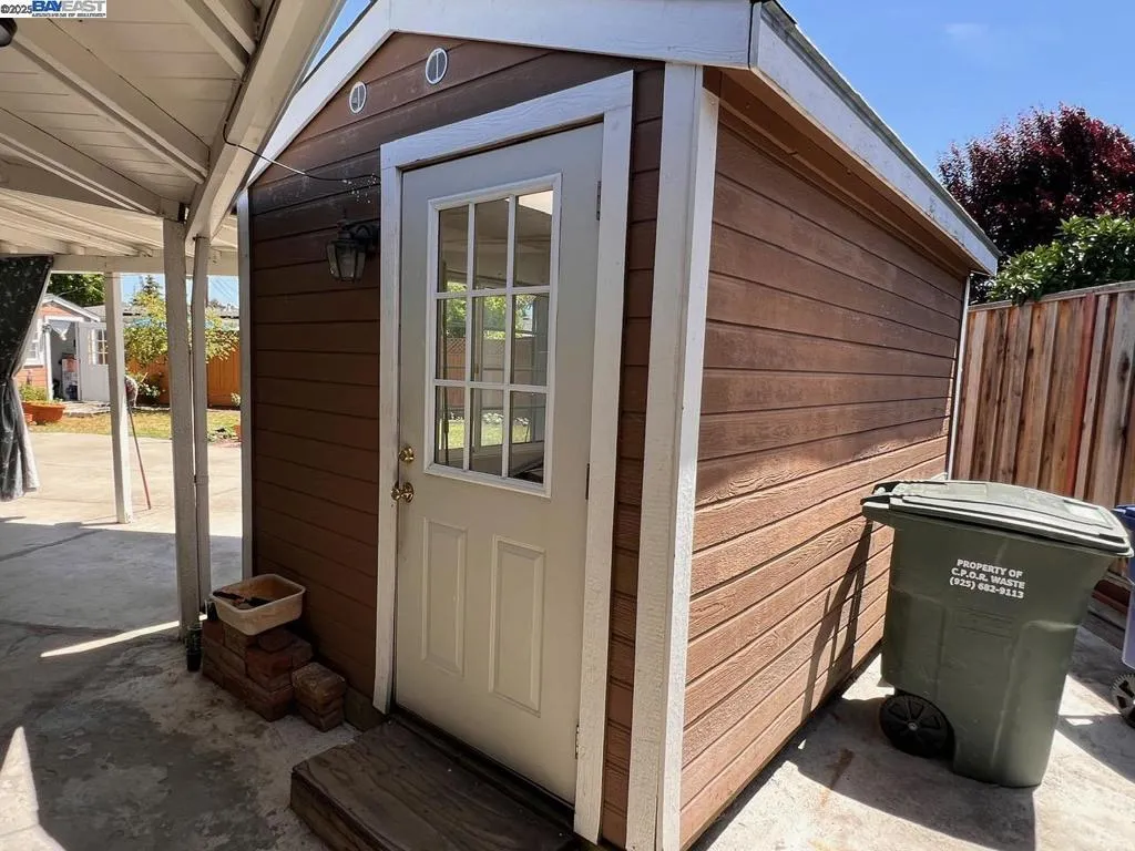 2748 Eastgate Ave, Concord, California 94520 home-pic-27